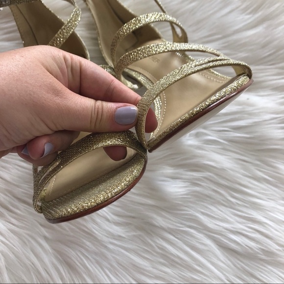Marc Fisher Gold Strappy Blaize Sandal 6.5 Sparkle - Picture 4 of 8